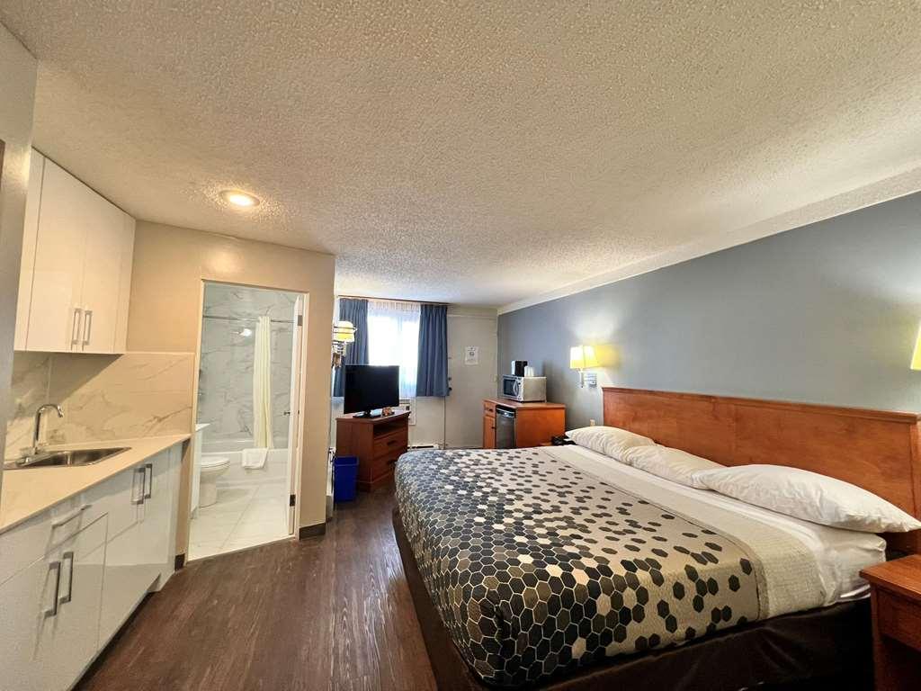 Econo Lodge Motel Village YYC Rum bild