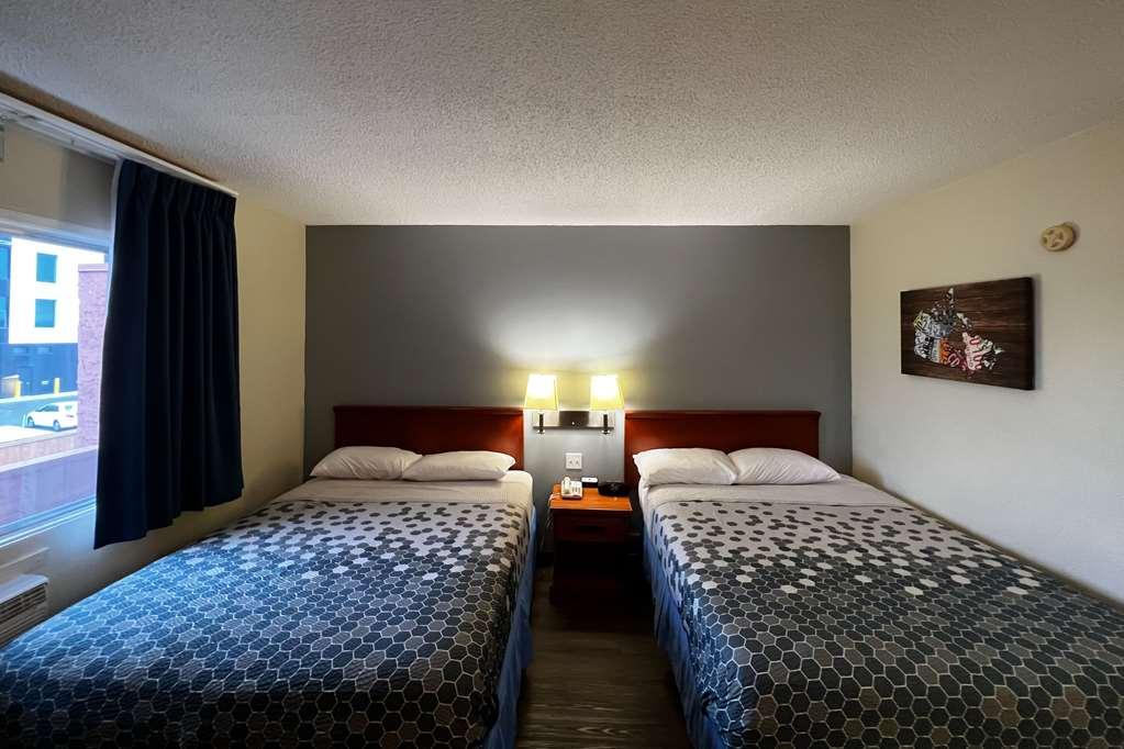 Econo Lodge Motel Village YYC Rum bild