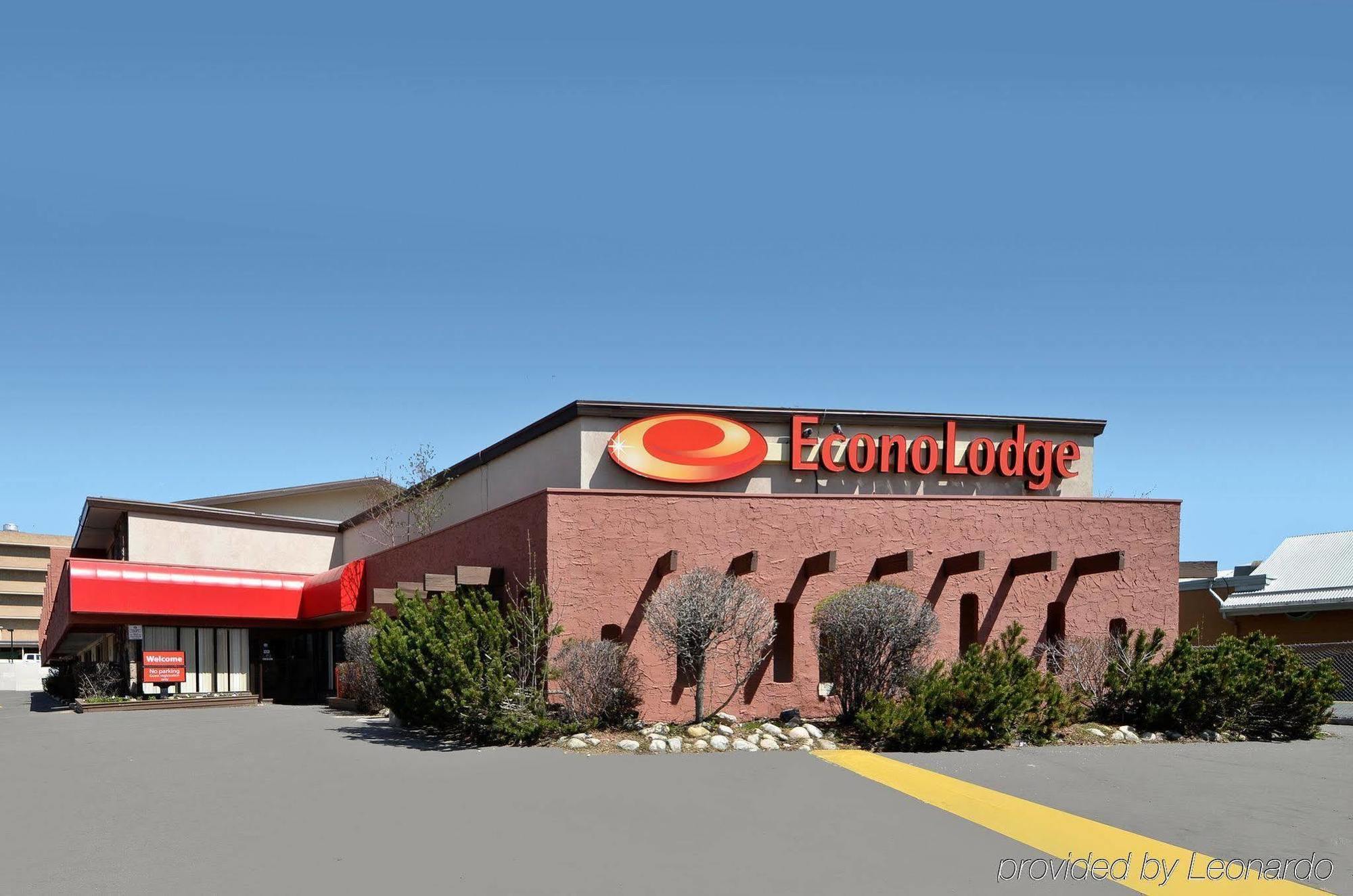 Econo Lodge Motel Village YYC Exteriör bild